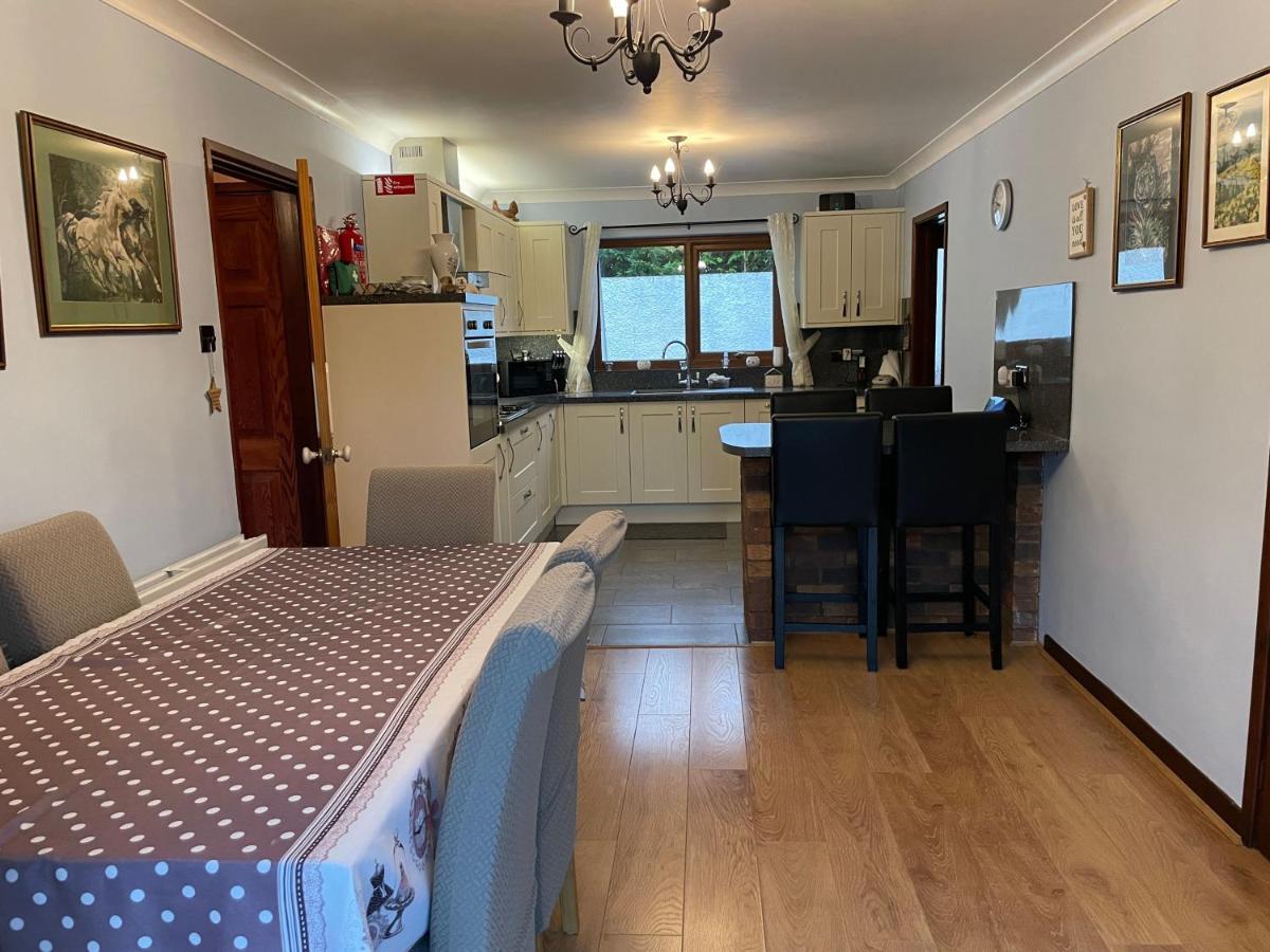 Dyffryn Taf - Spacious 3 Bedroom Bungalow Close To Amenities St Clears Eksteriør bilde