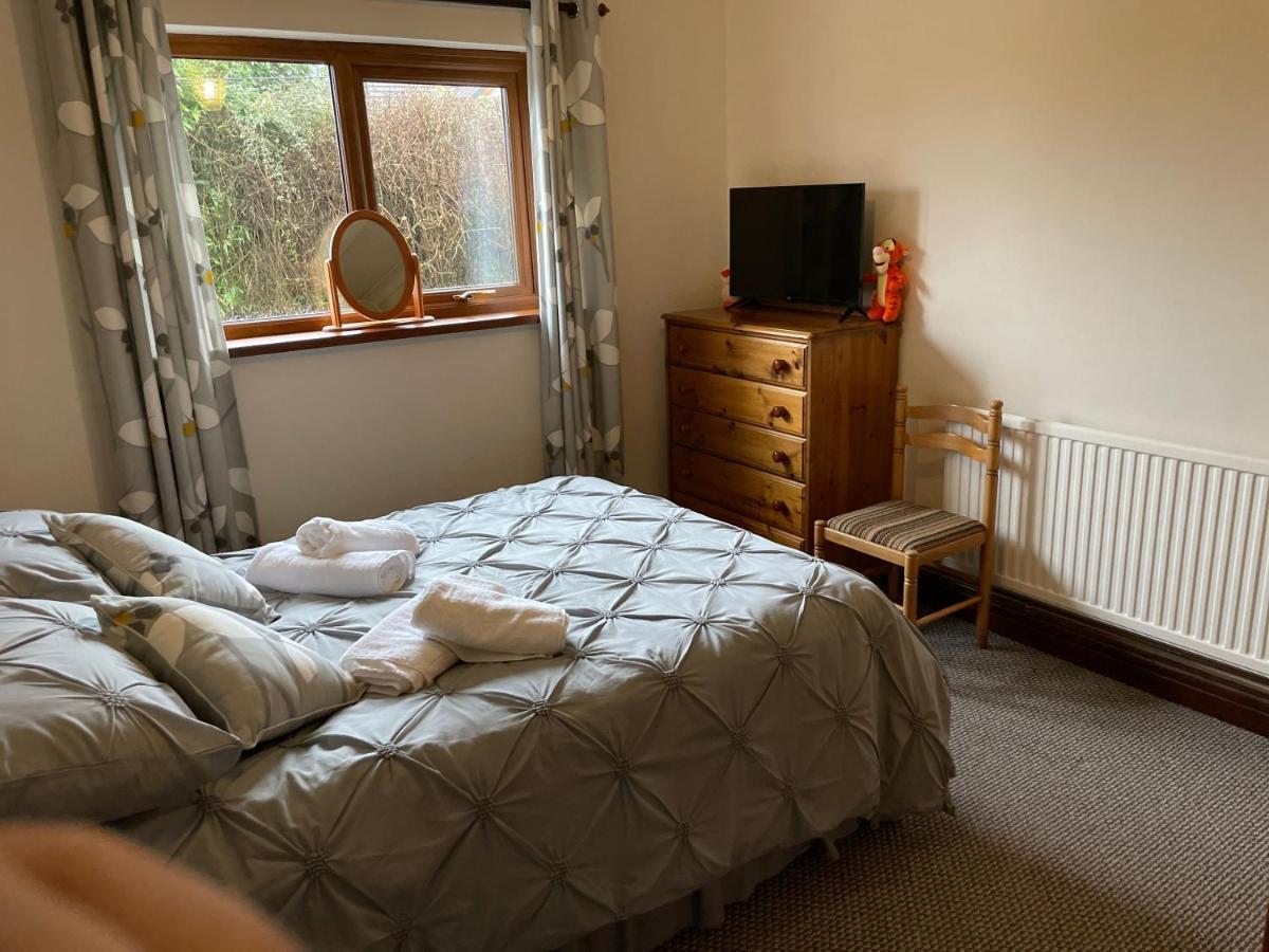 Dyffryn Taf - Spacious 3 Bedroom Bungalow Close To Amenities St Clears Eksteriør bilde